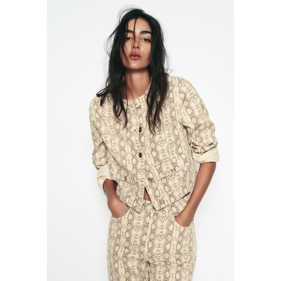 Zara Jackets & Blazers - ZARA Women's Denim Animal Print Jacket Size Medium